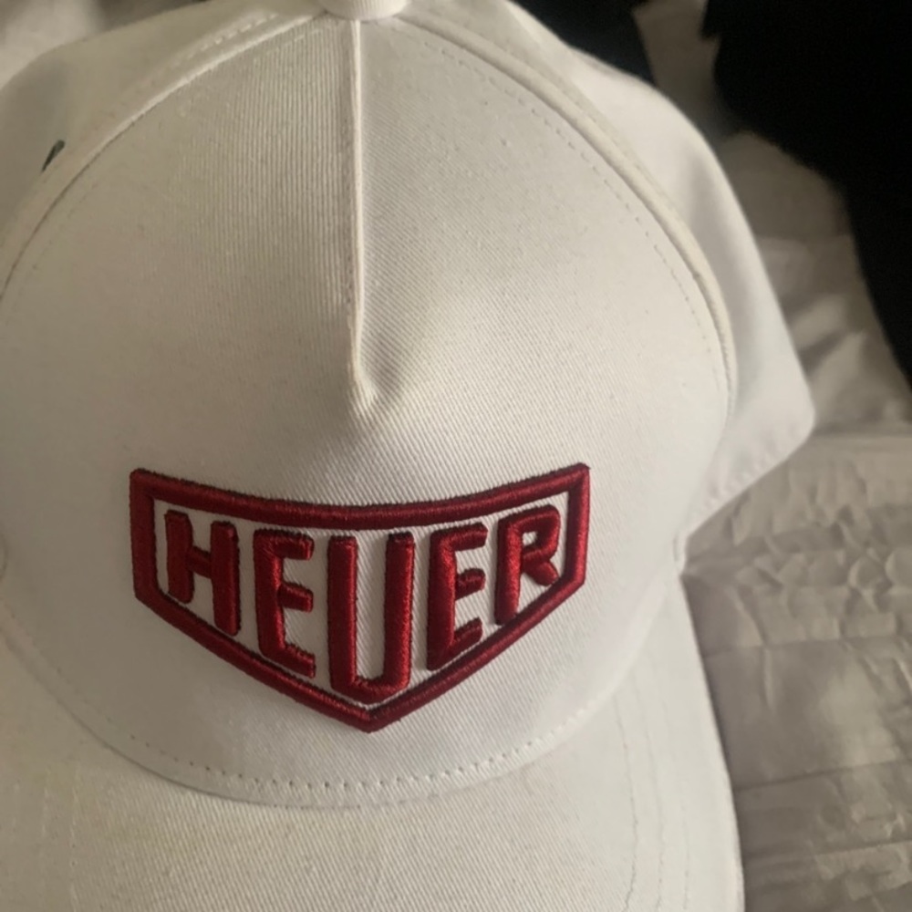 Tag heuer hat